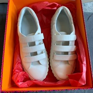 Tory Burch Scallop Triple-Strap Sneaker size 8.5